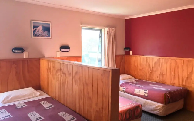 Waitomo Village Chalets Home of Kiwipaka