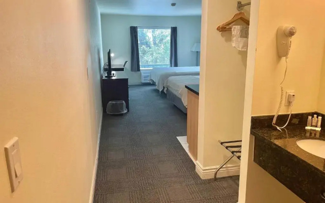 FairBridge Inn & Suites Cuero