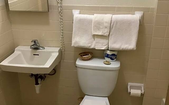 Budget Inn Of Brownfield