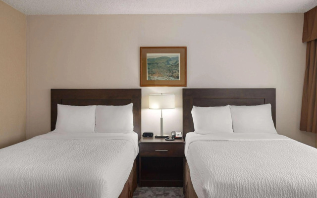 Travelodge by Wyndham Thunder Bay