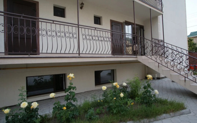 Guest House on Centralnaya 16