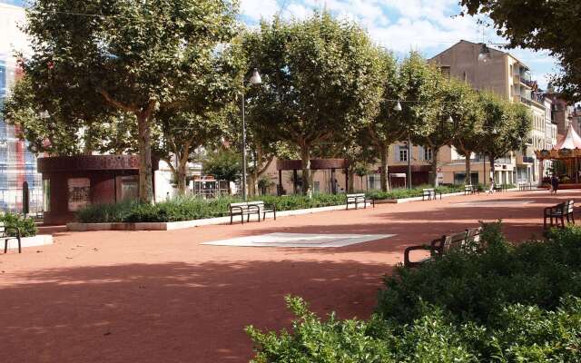 Kyriad Villefranche Sur Saone