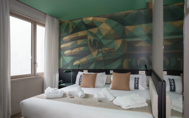 Casual Kubic Athens Hotel