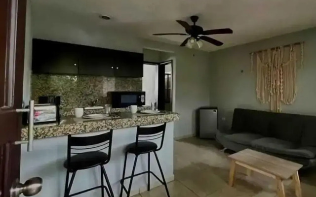 TJ Apartments, Calle 6, PDC