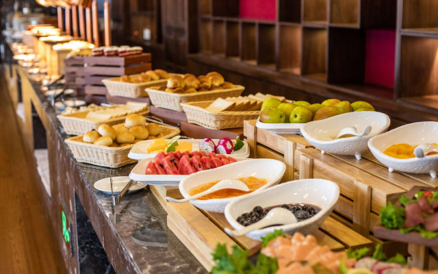 Ramada by Wyndham Diqing