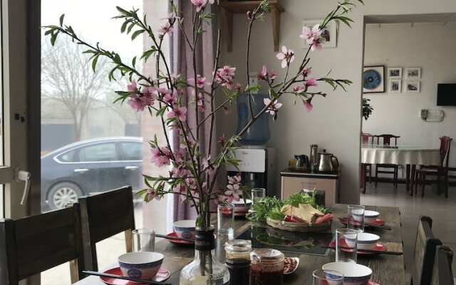 Manhong's Private Courtyard