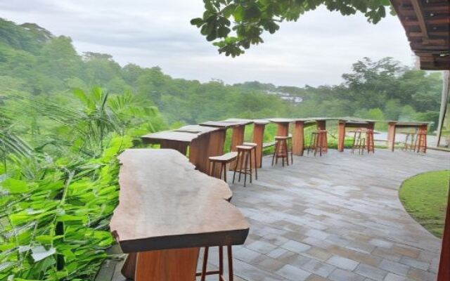 Oaktree Emerald Hotel Semarang