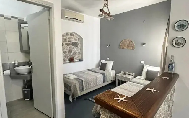 Elenis Studios & Apartments