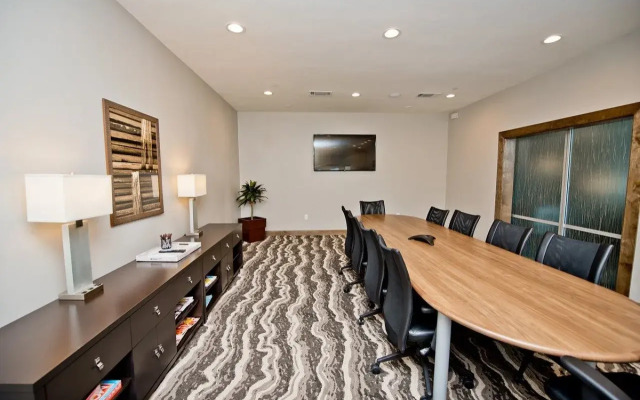 Staybridge Suites Houston - Humble Beltway 8 E by IHG