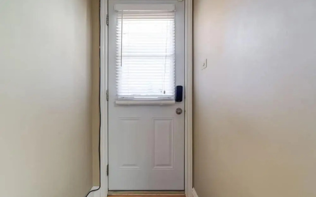 Charming 3BR Home in Quiet Kitchener Neighborhood