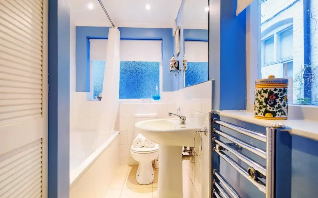 The Chelsea Embankment Apartment - EC
