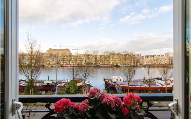 Amstel Riverview Bed and Coffee / Guesthouse