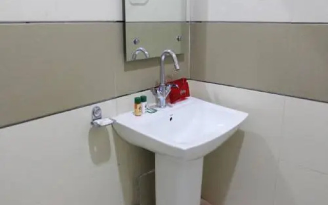 OYO 3202 Hotel Gayatri Residency