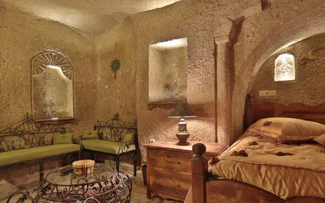 Maccan Cave Hotel