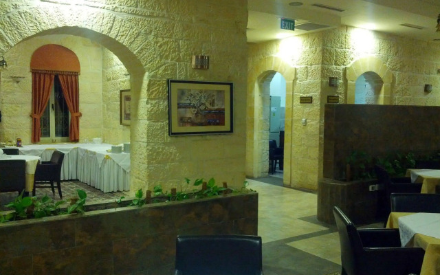 Alhambra Palace Hotel Suites