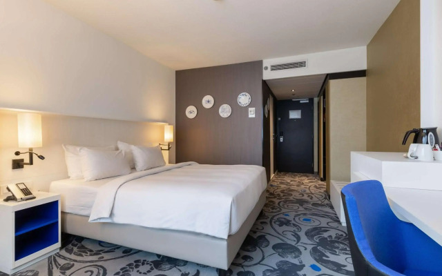 Holiday Inn Shenzhen Donghua by IHG