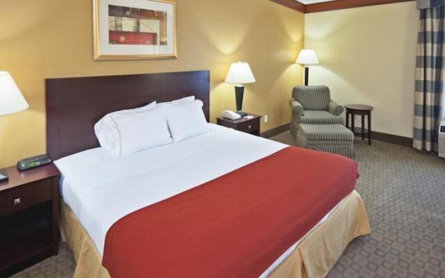 Holiday Inn Express Tahlequah