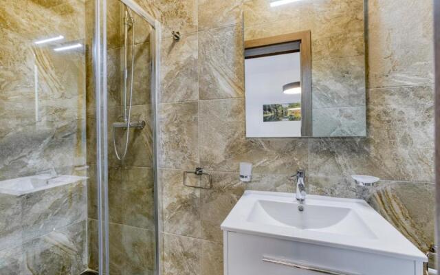 Stunning Apartment with pool-Hosted by Sweetstay