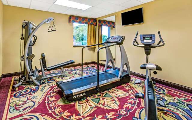 Days Inn & Suites by Wyndham Jeffersonville IN