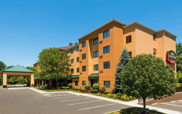 Courtyard By Marriott Danbury