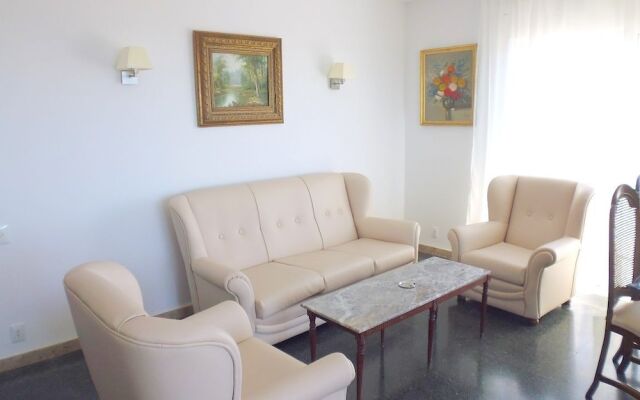 Apartamentos Zeus Alexis