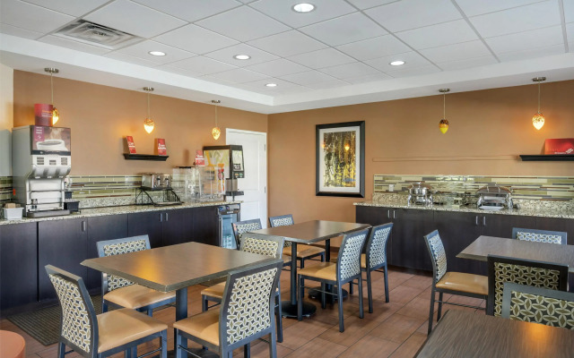 Best Western Plus College Park Hotel