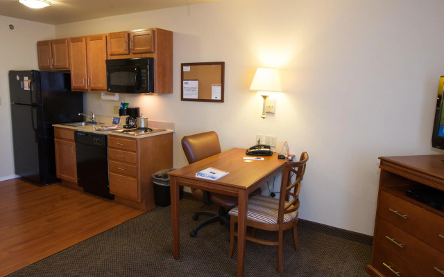 Candlewood Suites South - Springfield, an IHG Hotel