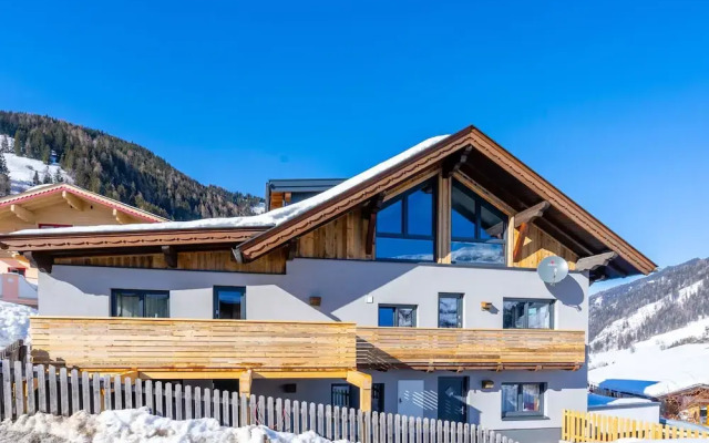 Luxurious Holiday Home in Rauris With ski Storage and bbq