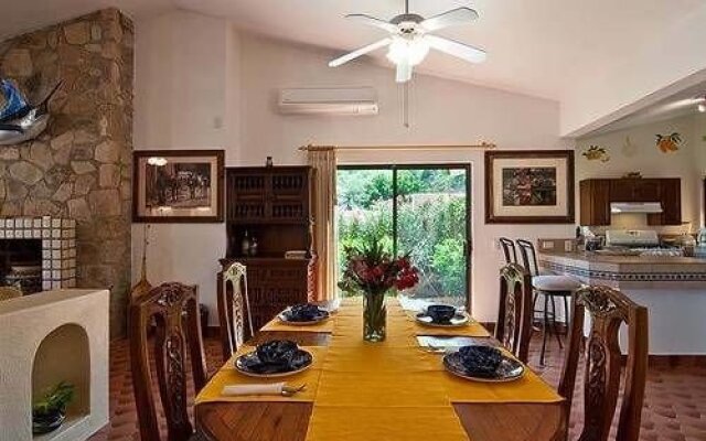 Walk to Cabo Marina & Downtown, Villa Mira Flores