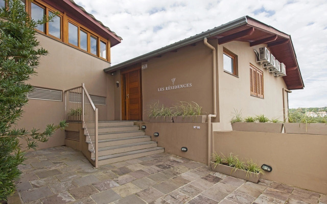 Les Residence