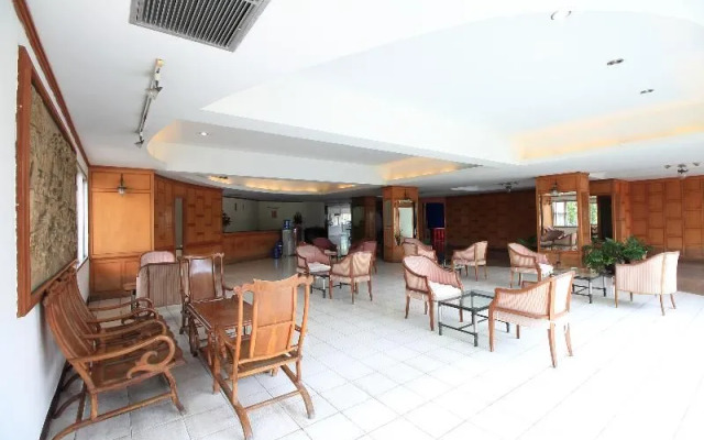 Oyo 247 Diamond Place
