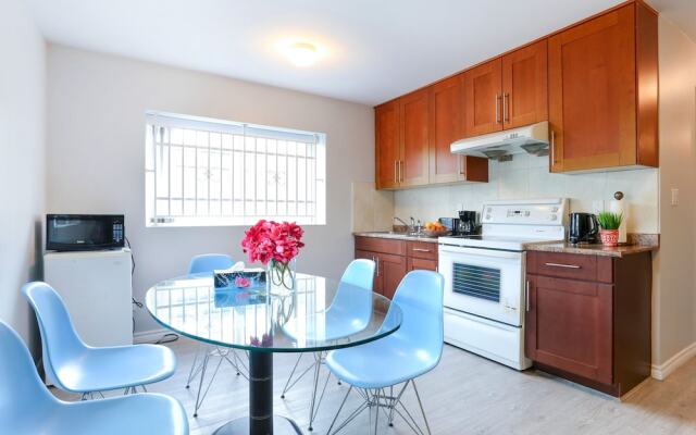 Family Home-Metrotown by Elevate Rooms