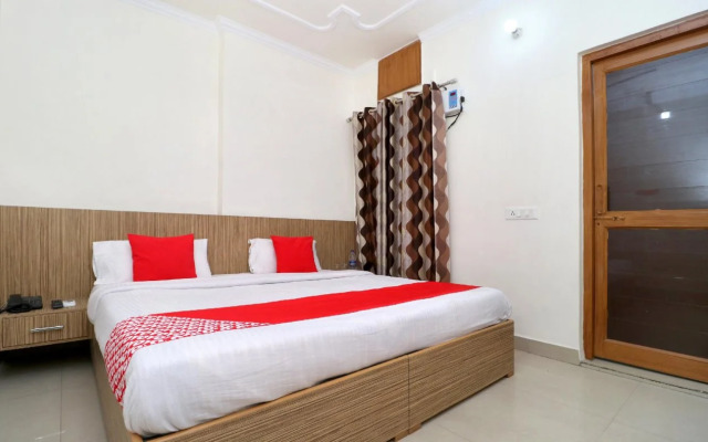 OYO 27669 Harkirat Niwas