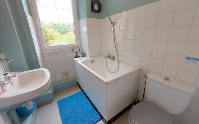 Holiday Home With sea Views, Tregarvan