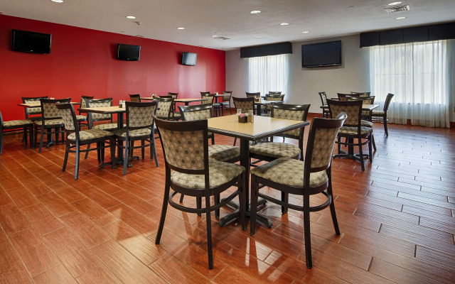 Best Western Plus Goodman Inn & Suites