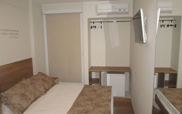 i5 Play Hotel