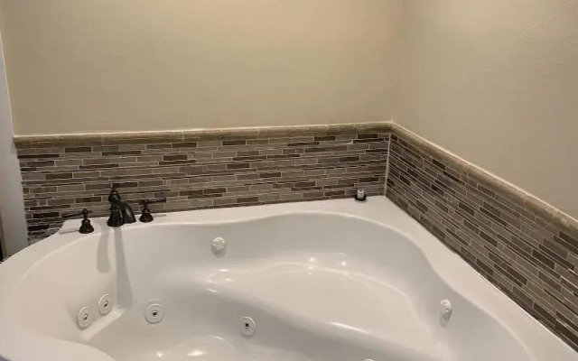 Blue Bay Inn and Suites