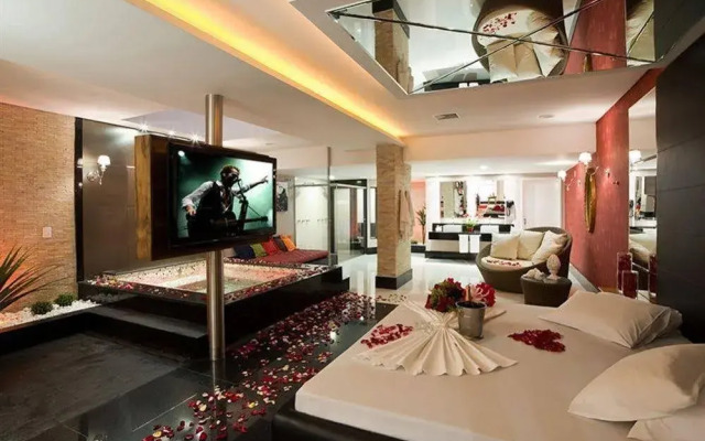 Playtime Motel