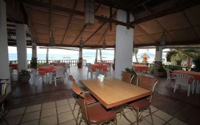 Aura Dive Resort