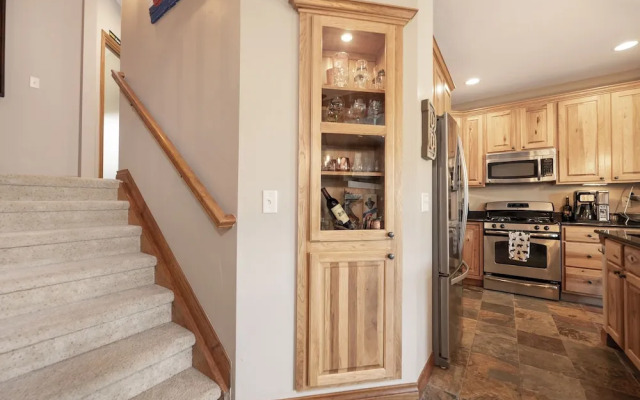 Telemark 4 Bedroom Townhouse by RedAwning