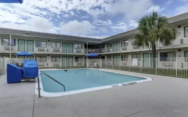 Motel 6