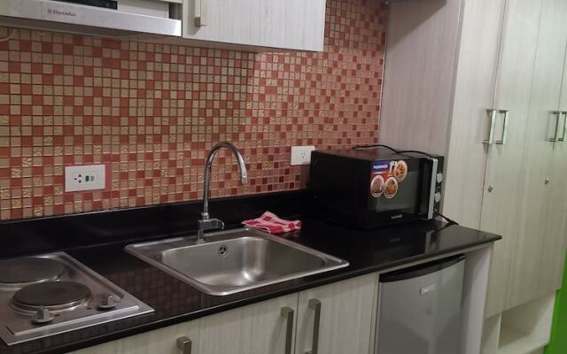 OYO 433 PBYY at Green Residences Condotel