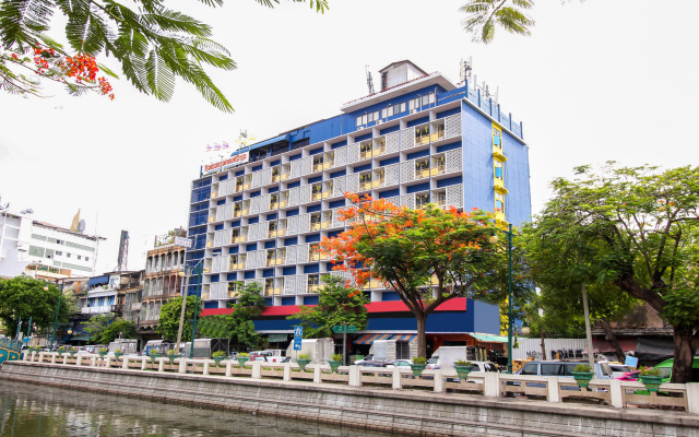 The Krungkasem Srikrung Hotel