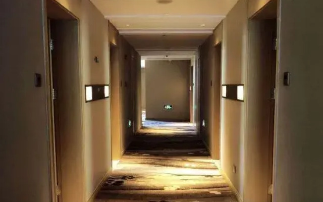 Yixing Eastluus Hotel
