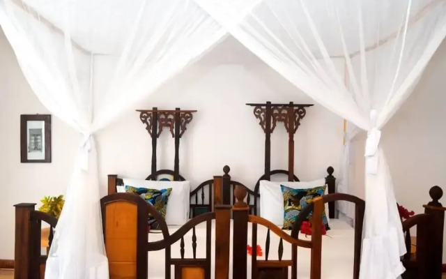 Kusini Beach Bungalows