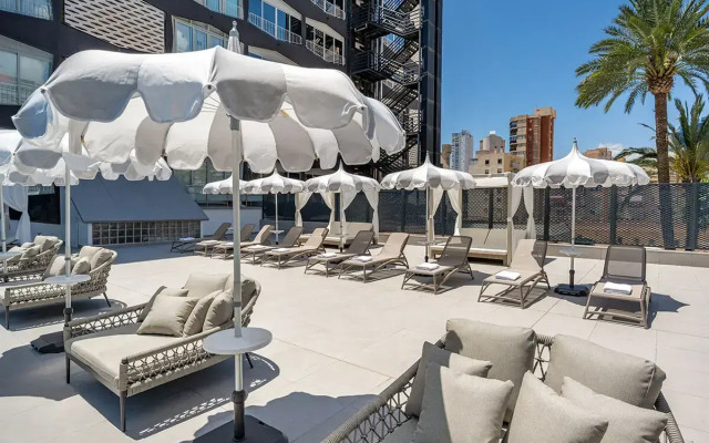 Belroy Hotel and Apartments