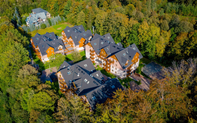 Lesny Dom by EverySky