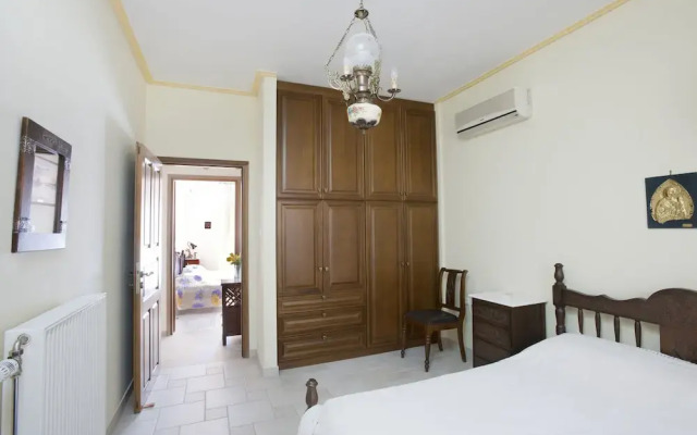 Spacious villa at Ilia Edipsou