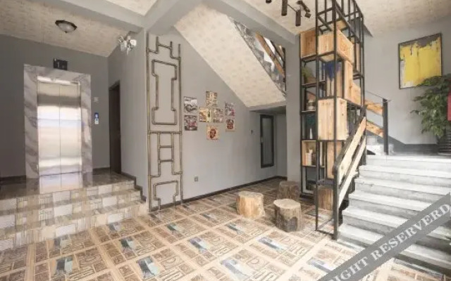 Zhangjiajie Loft Homestay (Tianmen Mountain Cableway Store)