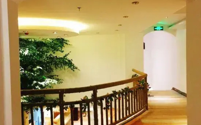 Bozhou Homestay (Xitianmiao Qilou Old Street Branch)
